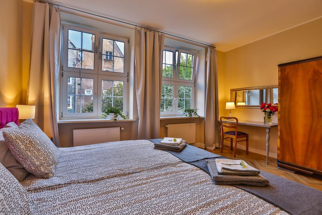 Apartament Bursztynowy Mariacka Old Town Huoneisto